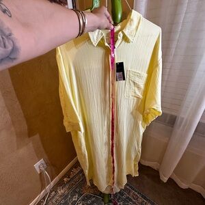Universal Thread Soft Yellow Men's Button Down Shirt